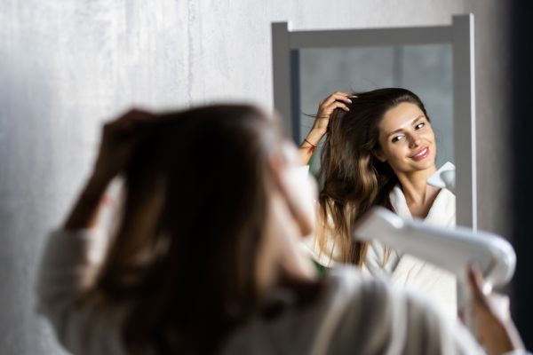 Μαλλιά: Πώς τα στεγνώνουμε χωρίς να τα… καταστρέφουμε; | imommy.gr