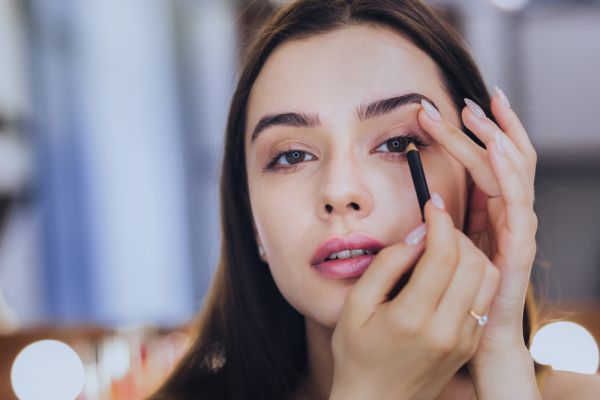 Eyeliner: 7 είδη για να επιλέξετε το ιδανικό για εσάς | imommy.gr