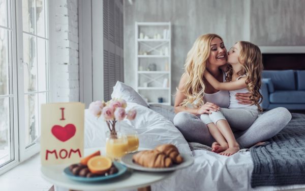 Γιορτή της μητέρας: Χρόνια Πολλά σε κάθε μαμά