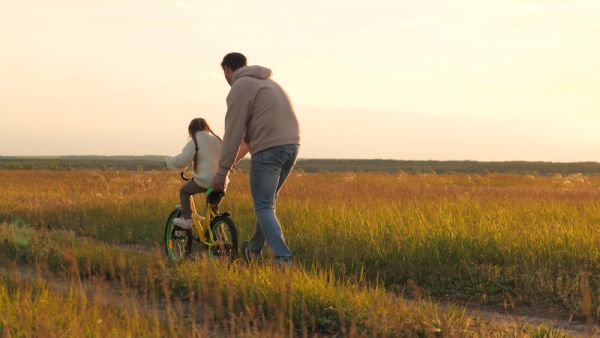 «Slow Parenting»: Γιατί είναι πιο απαραίτητο από ποτέ | imommy.gr