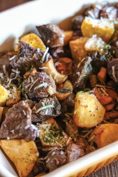 Μαύρος χοίρος με πατάτες και μανιτάρια | imommy.gr