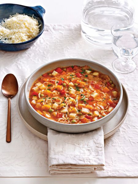 Σούπα με σελινόριζα, λαχανικά και φιδέ | imommy.gr