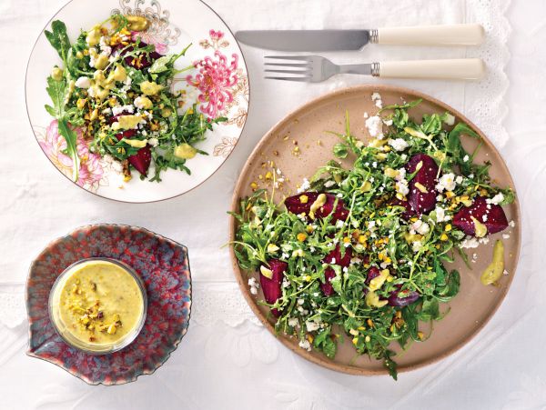Ψητά παντζάρια με ντρέσινγκ από φιστίκια Αιγίνης | imommy.gr