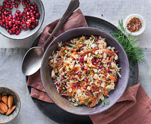 Σαλάτα με κοτσάνι μπρόκολου, καστανό ρύζι και ξηρούς καρπούς | imommy.gr