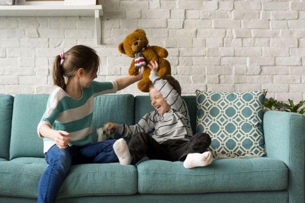 Τα “τυχερά” του να έχεις αδερφή: Ποια τα οφέλη για την ψυχική υγεία; | imommy.gr