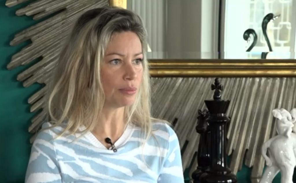 «Το καλοκαίρι με το καλό»: Η Άριελ Κωνσταντινίδη περιμένει με χαρά το μωρό της