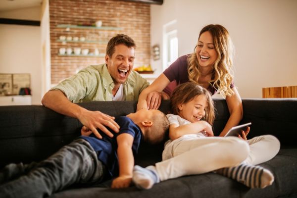 Προνομιούχα τα μεγαλύτερα αδέρφια και οι κόρες, σύμφωνα με μελέτη | imommy.gr