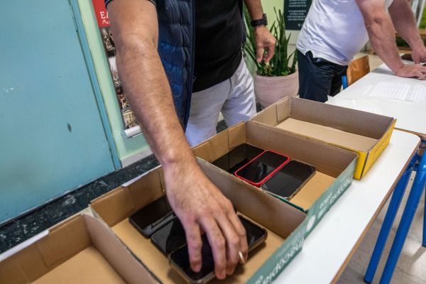 Πανελλαδικές: Μαθητής μηδενίστηκε επειδή χτύπησε το κινητό του | imommy.gr