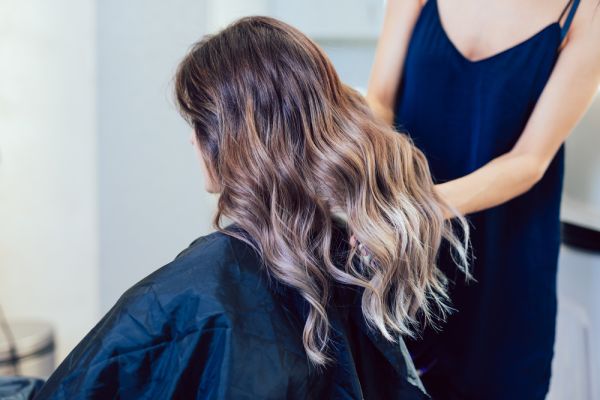 Είστε μελαχρινές; Τα hair colours για να ανανεώσετε τα μαλλιά σας για το καλοκαίρι | imommy.gr