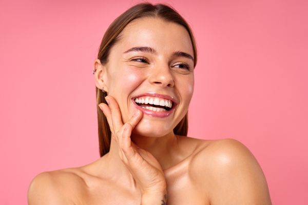 Έχετε θαμπή επιδερμίδα; 3 παράγοντες που μπορεί να ευθύνονται | imommy.gr