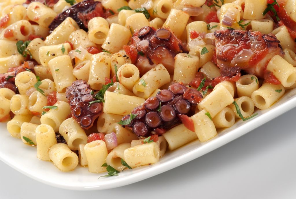 Κοφτό μακαρονάκι με χταπόδι, μαστίχα και λάιμ