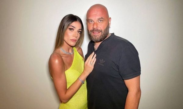 Ήβη Αδάμου: 13 χρόνια σχέσης με τον Μιχάλη Κουινέλη- Ποιο το… μυστικό; | imommy.gr