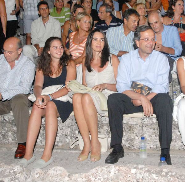 Λένα Σαμαρά: Σήμερα το τελευταίο αντίο | imommy.gr