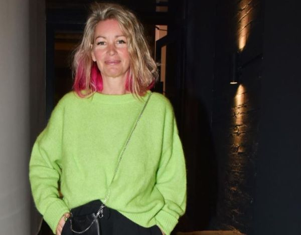 Η Άριελ Κωνσταντινίδη κρατά στα χέρια της τη νεογέννητη κορούλα της | imommy.gr