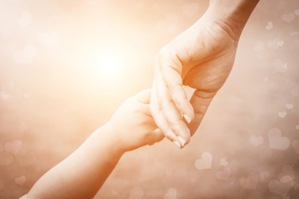 Αφή: Το άγγιγμα προσφέρει στοργή και ασφάλεια | imommy.gr