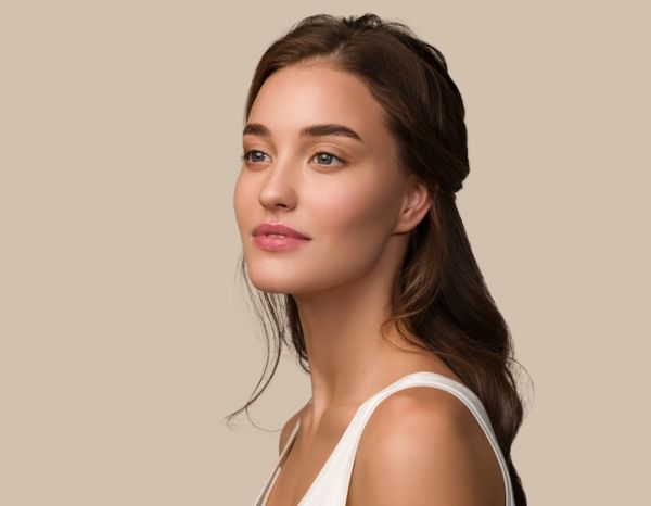 Worn brunette: Το χρώμα μαλλιών που λατρεύουν τα κορίτσια στο LA και το Παρίσι | imommy.gr