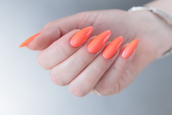 Cajun Chrome: Το trendy χρώμα νυχιών με εκτυφλωτική λάμψη | imommy.gr