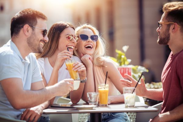 Φίλοι: Πώς δεν θα τους χάσετε παρά τις απαιτήσεις της ζωής | imommy.gr