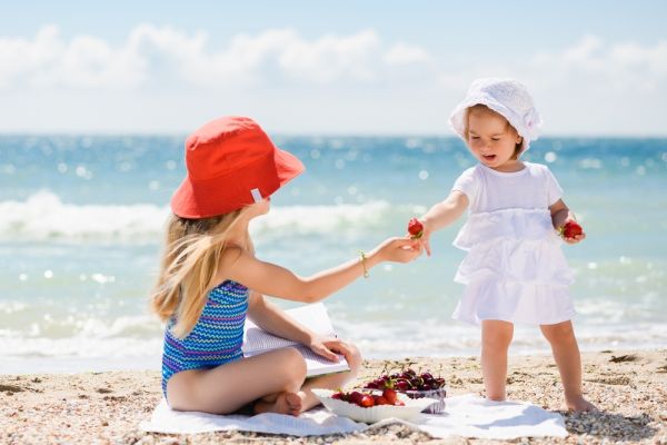 Θρεπτικά σνακ για να έχουν τα παιδιά ενέργεια στην παραλία | imommy.gr