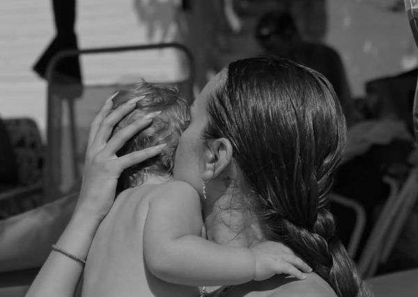 Ανδρομάχη: Η τρυφερή φωτογραφία από τα πρώτα γενέθλια του γιου της | imommy.gr