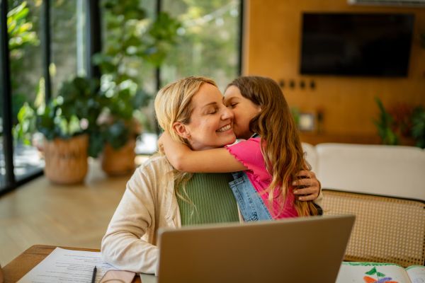 Λειτουργικές οικογενειακές ρουτίνες: Πώς βοηθούν τους γονείς στη δουλειά | imommy.gr