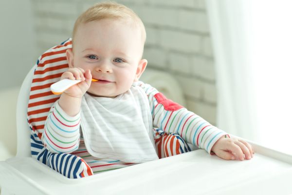 Στερεές τροφές: Tips για υγιεινό ξεκίνημα από ειδικούς και έμπειρες μαμάδες | imommy.gr
