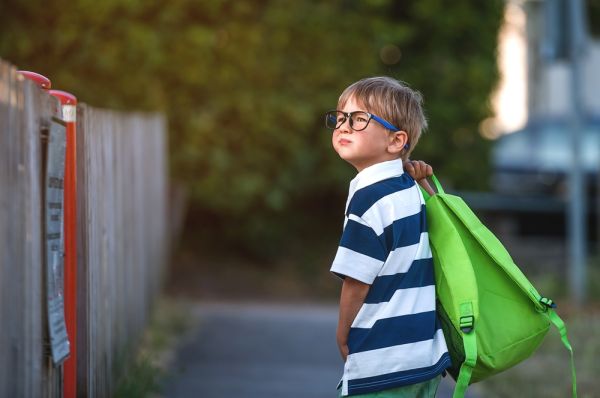 Ξεκίνησαν τα σχολεία με κενά και ελλείψεις | imommy.gr