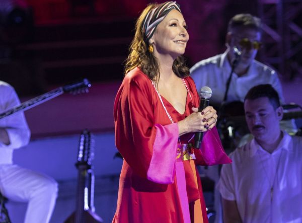 Λυδία Φωτοπούλου: «Ήταν μεγάλη δοκιμασία το πρόβλημα που είχε η εγγονή μου» | imommy.gr