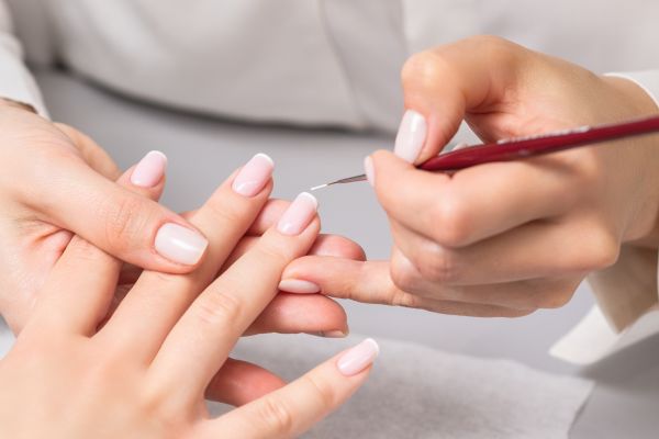 Τα μεγαλύτερα fall nail trends σύμφωνα με τον κορυφαίο nail artist του Χόλυγουντ | imommy.gr