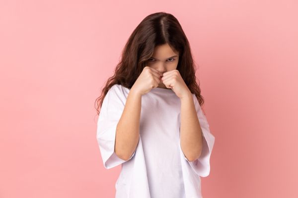 Τι κρύβει η συμπεριφορά του παιδιού; 3 μηχανισμοί άμυνας που πρέπει να γνωρίζετε | imommy.gr