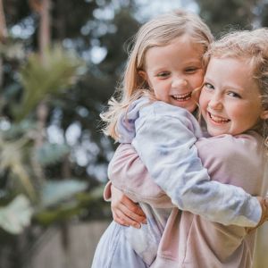 Αδέλφια: Πώς αλληλοεπηρεάζονται;