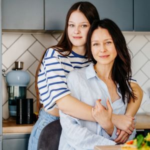 Έφηβοι: Σε τι μοιάζουν στη μαμά και σε τι στον μπαμπά;