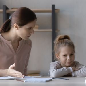 Γονείς: Οι 6 συνήθειες ανατροφής που κάνουν κακό στο παιδί