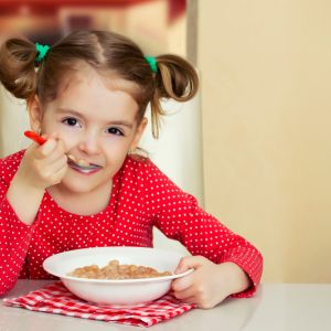 Παιδιά «δύσκολα» στο φαγητό: Πότε να ανησυχήσουμε;