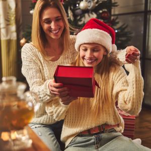 Πώς να διατηρήσετε τη μαγεία των Χριστουγέννων στα μεγαλύτερα παιδιά