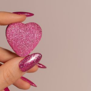 ’90s nail trends: Οι τάσεις που κάνουν comeback