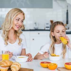 10 θρεπτικά συστατικά που χρειάζεται κάθε παιδί