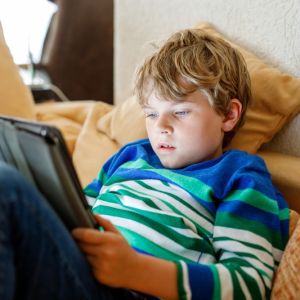 Οθόνες: Πώς μπορούν να ωφελήσουν το παιδί;