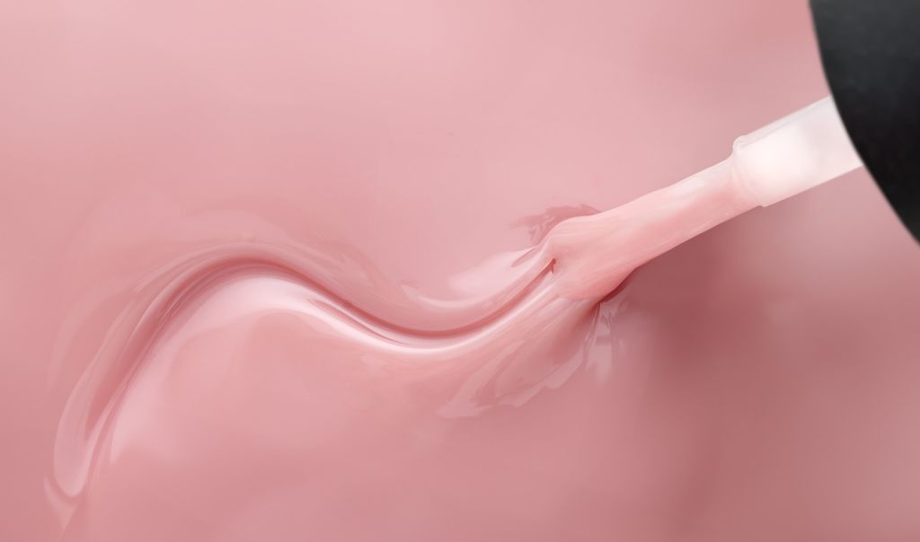 Rosehip oil nails: Το πιο κομψό και μίνιμαλ nail trend της σεζόν