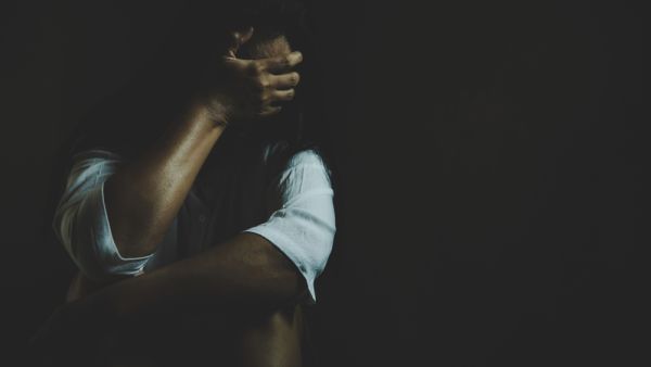 Η βία κατά των γυναικών ξεκινά από νωρίς: Σοκ από νέα έκθεση του ΠΟΥ | imommy.gr