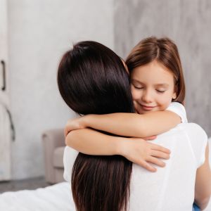 Η ευαλωτότητα των γονέων: Αδυναμία ή θεμέλιο υγιούς σχέσης;