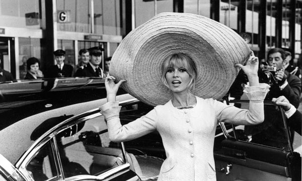 Μπριζίτ Μπαρντό: Τι υποσχέθηκε στον γιο της; | imommy.gr