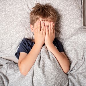 Παιδιά: Πώς να τα βοηθήσετε όταν φοβούνται