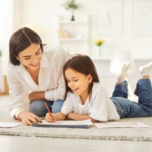 Μολύβι και χαρτί VS πληκτρολογίου: Τι ωφελεί τον εγκέφαλο;