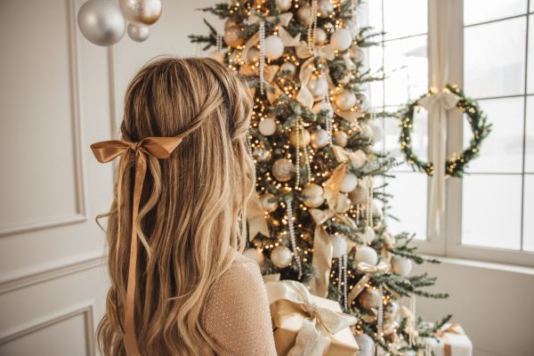 Πώς να μετατρέψετε το καθημερινό σας χτένισμα σε βραδινό μέσα σε 15 λεπτά | imommy.gr