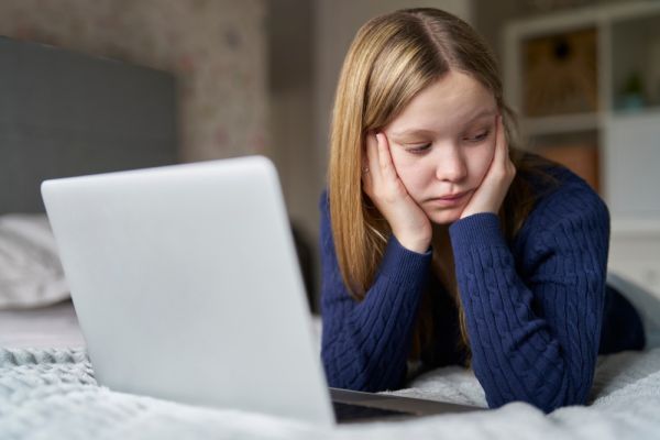 Έφηβοι: Πώς αντιμετωπίζουν την παραπληροφόρηση;