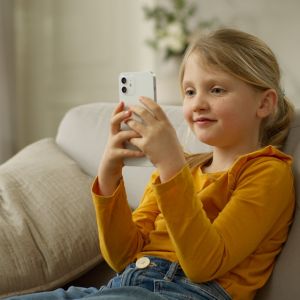 Κινητό από μικρή ηλικία; Οι 3 σοβαροί κίνδυνοι που αποκαλύπτει νέα έρευνα