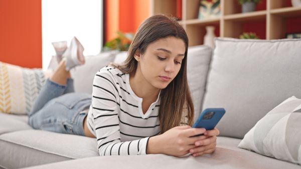 Social media: Μισή ώρα είναι αρκετή να αποσυντονίσει το παιδί