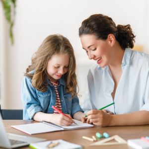 Παιδιά: 6 tips για να τους εξασφαλίσετε ένα λαμπρό μέλλον