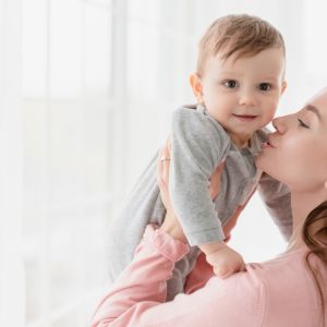 Πότε αρχίζουν τα μωρά να κατανοούν λέξεις;